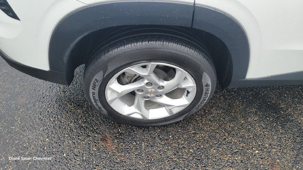 Used 2024 Chevrolet Trax LS w/ LS Convenience Package FWD image 13
