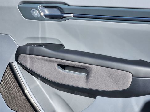 New 2026 Kia EV9 Land image 15