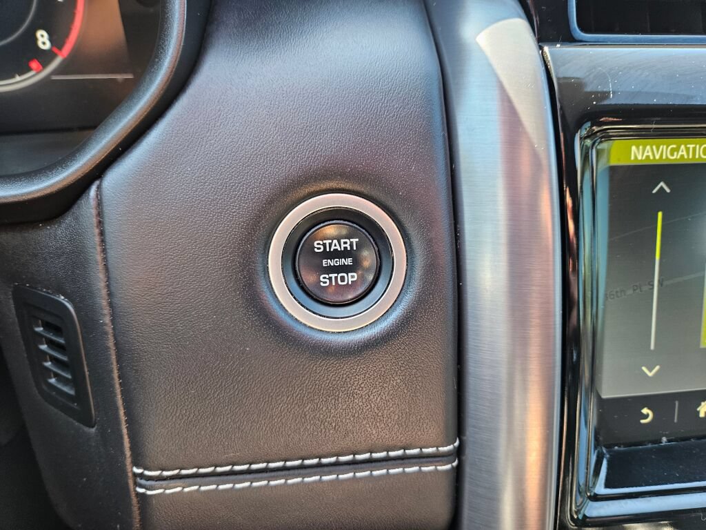 Used 2018 Land Rover Discovery HSE AWD/4WD image 25