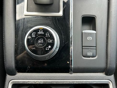 Used 2022 Mitsubishi Outlander SE image 28