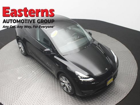 Used 2021 Tesla Model Y Long Range AWD/4WD image 3