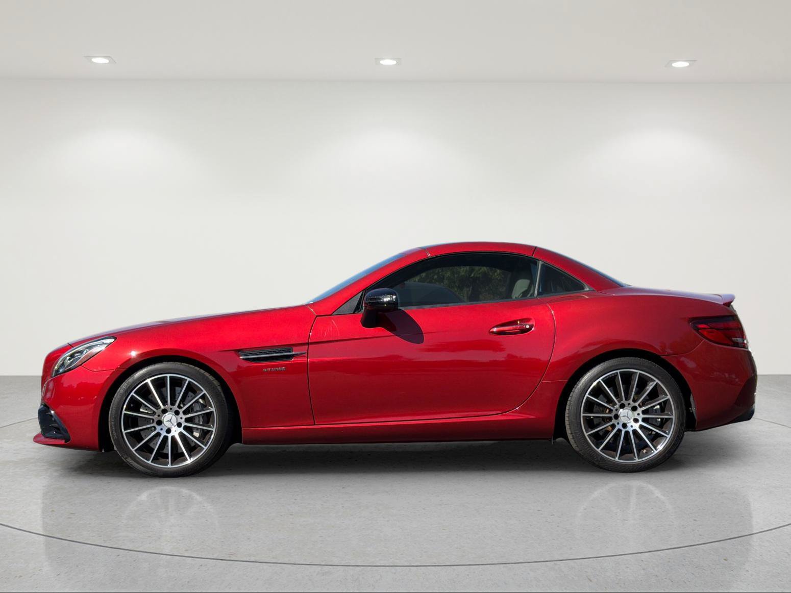 Used 2019 Mercedes-Benz SLC 43 AMG image 2