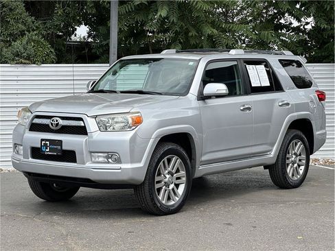 Used 2011 Toyota 4Runner Limited AWD/4WD image 6