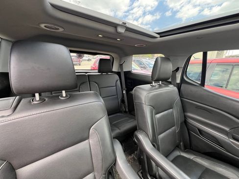 Used 2018 GMC Acadia SLT w/ LPO, Floor Liner Package AWD/4WD image 8