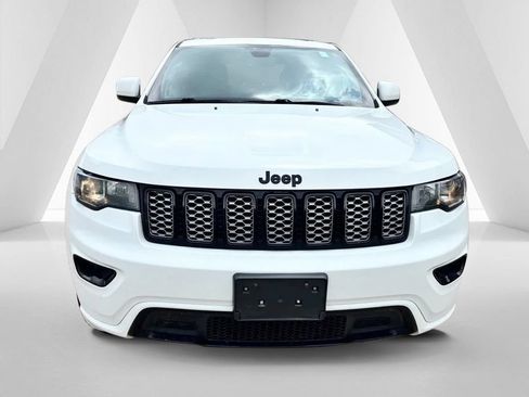 Used 2019 Jeep Grand Cherokee Altitude AWD/4WD image 2