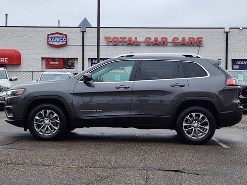 Used 2019 Jeep Cherokee Latitude Plus AWD/4WD image 2