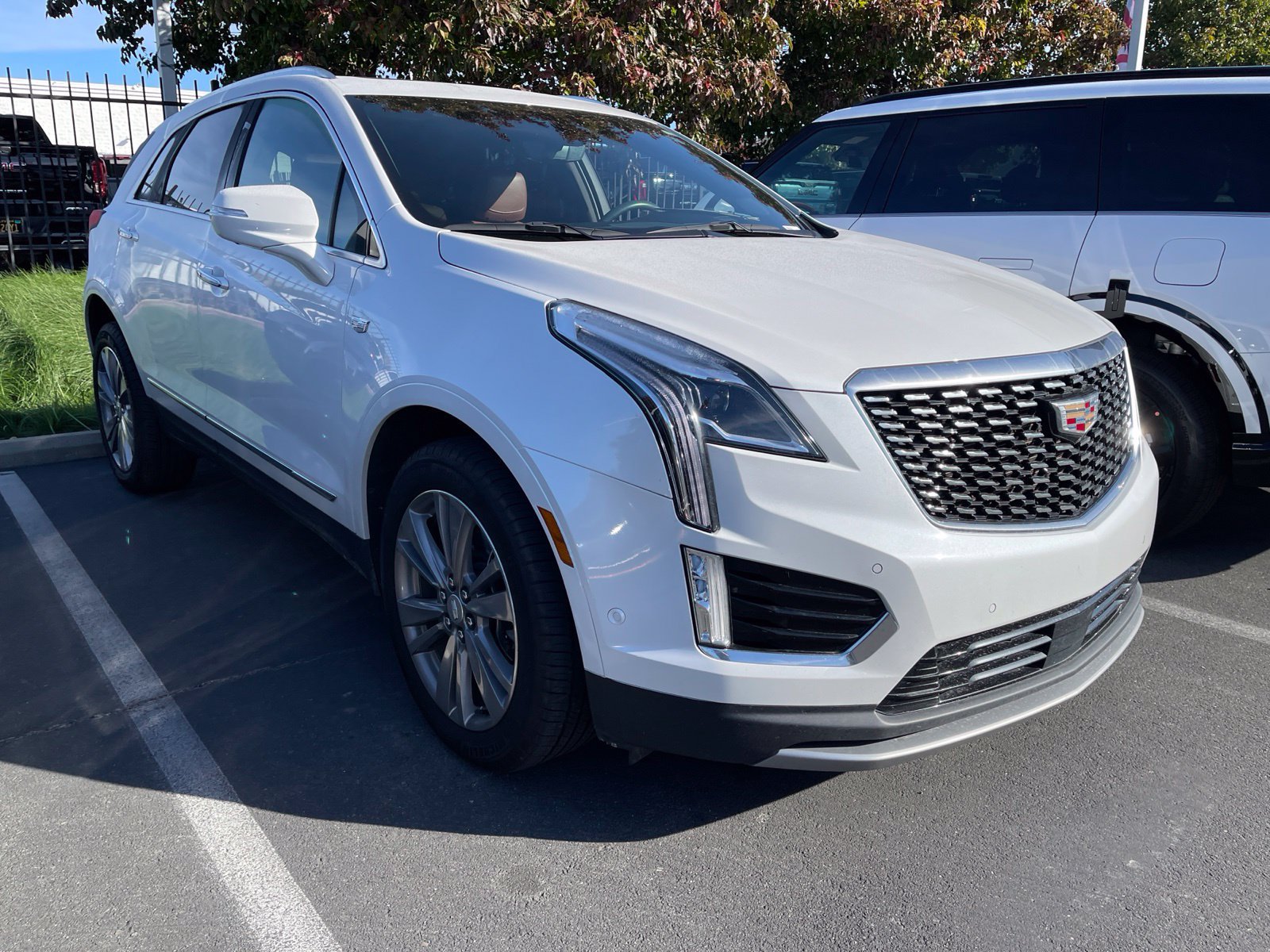 Used 2023 Cadillac XT5 Premium Luxury w/ Technology Package FWD image 1