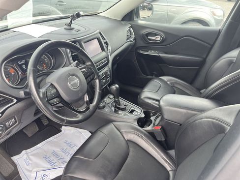 Used 2021 Jeep Cherokee Latitude Plus image 5