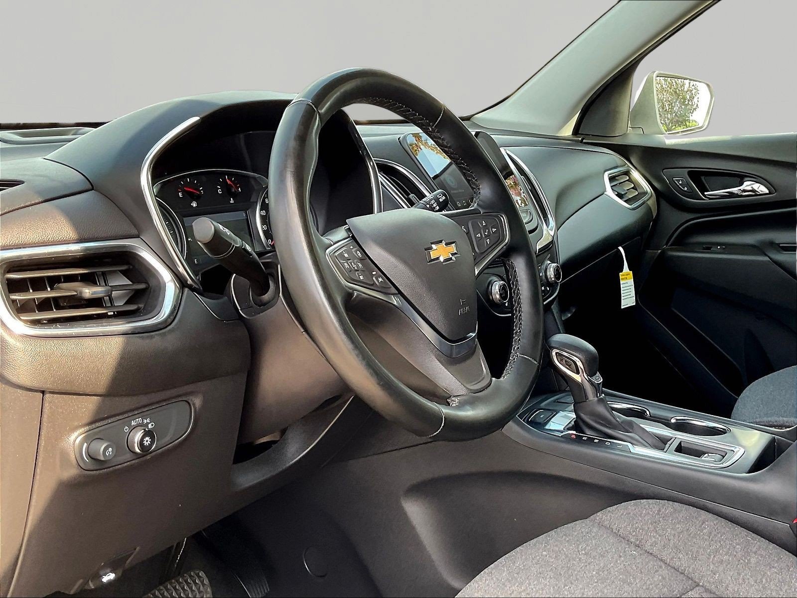 Used 2024 Chevrolet Equinox LT AWD/4WD image 12
