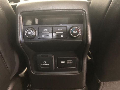 Used 2023 GMC Acadia Denali w/ Denali Technology Package AWD/4WD image 25