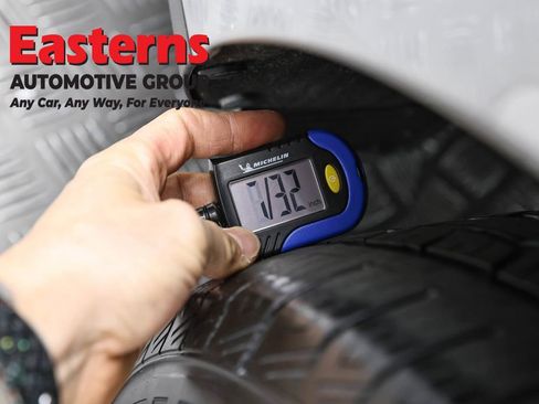 Used 2022 Kia Carnival LX image 26