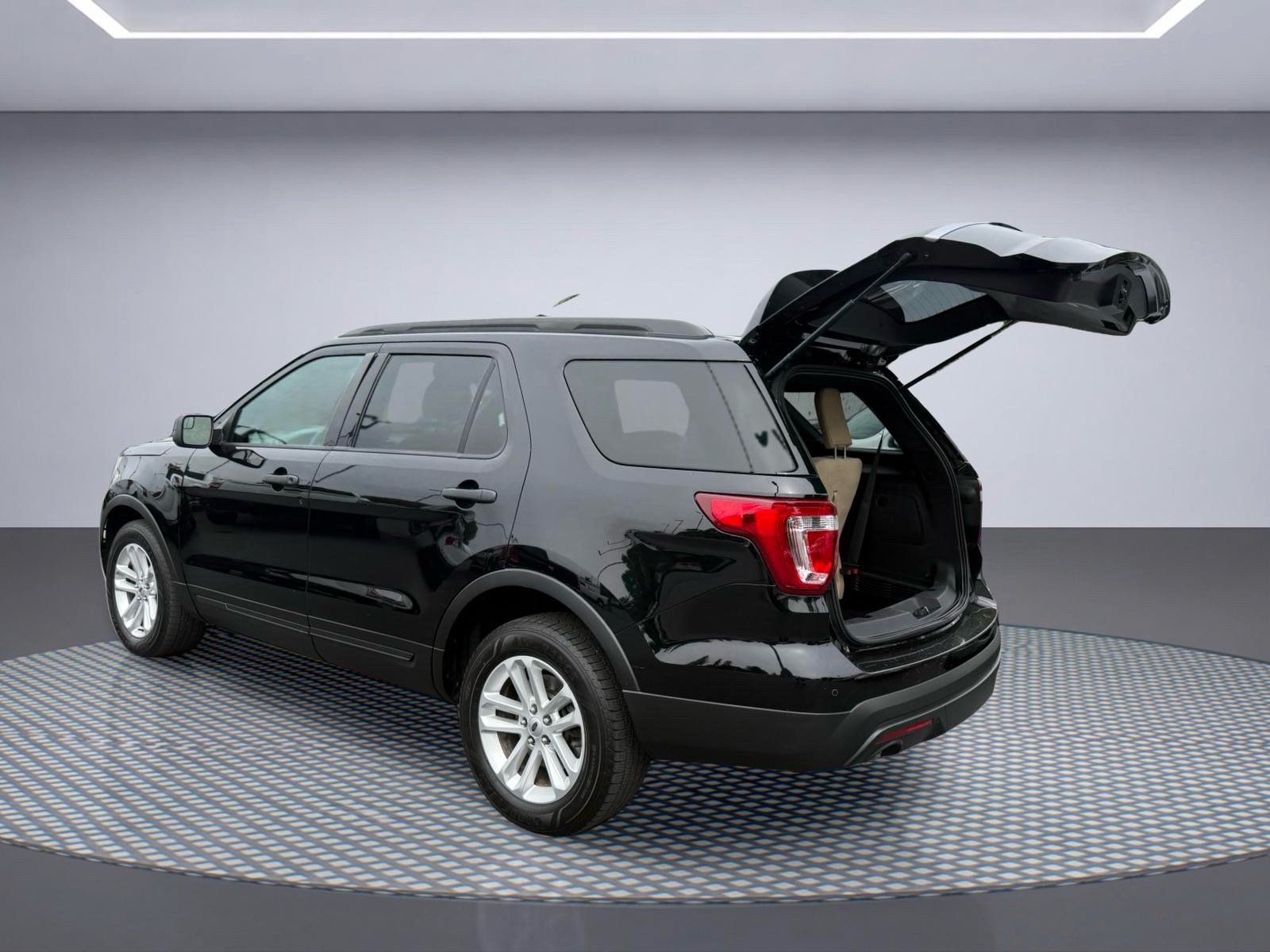 Used 2017 Ford Explorer 4WD image 7