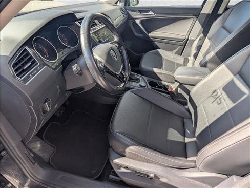 Used 2019 Volkswagen Tiguan SE w/ Panoramic Sunroof Package image 13