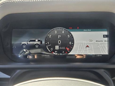 Used 2024 Land Rover Defender 90 S image 10