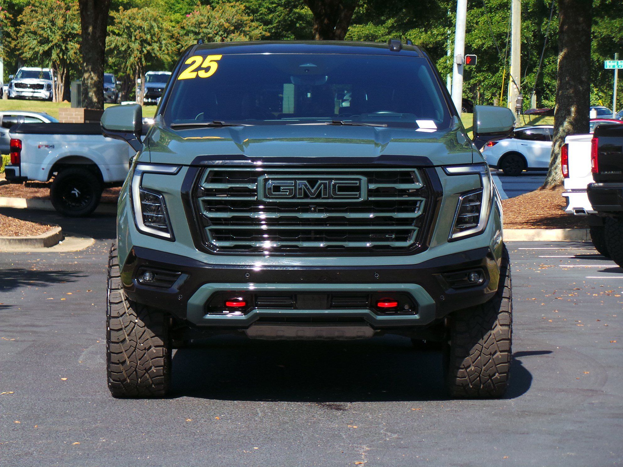 Used 2025 GMC Yukon AT4 Ultimate w/ LPO, Floor Liner Package AWD/4WD image 28