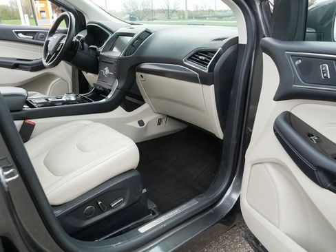 Used 2019 Ford Edge Titanium w/ Cold Weather Package AWD/4WD image 20