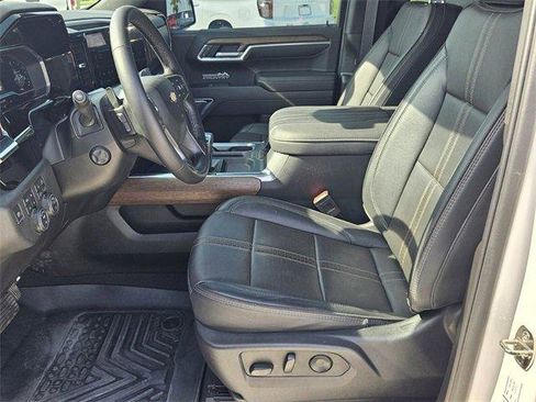 Certified 2023 Chevrolet Silverado 1500 High Country w/ Z71 Off-Road Package image 9