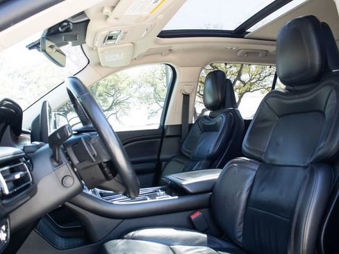 Used 2022 Lincoln Aviator Reserve w/ Equipment Group 201A RWD image 7