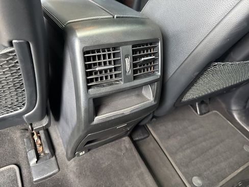 Used 2018 Mercedes-Benz GLE 350 image 38