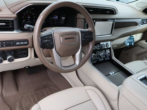 Certified 2022 GMC Yukon XL Denali w/ Denali Ultimate Package RWD image 12