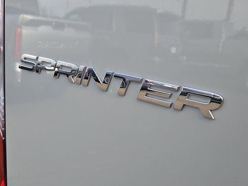 Used 2023 Mercedes-Benz Sprinter 2500 image 29