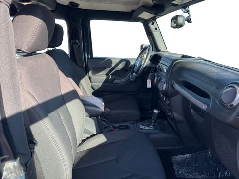 Used 2018 Jeep Wrangler Sport image 16