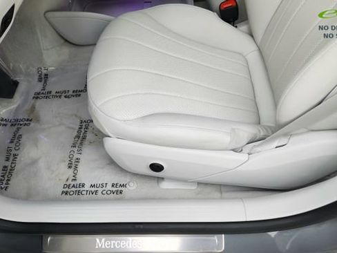 Used 2025 Mercedes-Benz EQE 350+ Sedan image 33