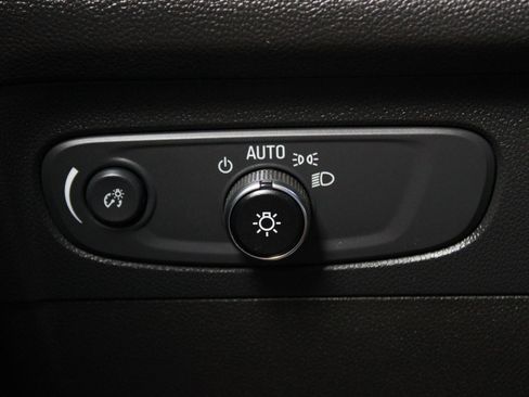 Used 2022 Buick Envision Preferred FWD image 24