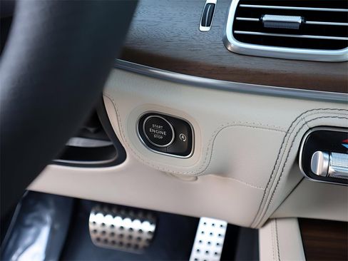 New 2026 Mercedes-Benz GLS 450 4MATIC image 42