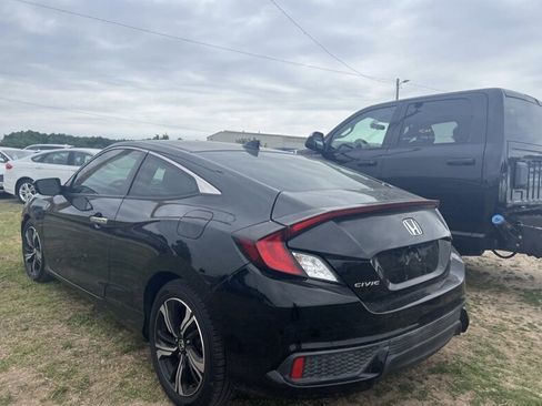 Used 2017 Honda Civic Touring image 12