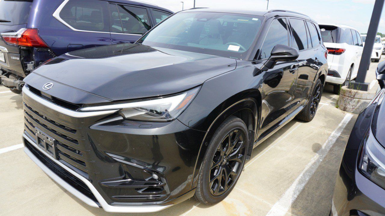 Certified 2024 Lexus TX 500h AWD w/ Technology Package image 4