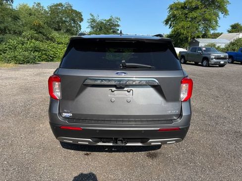 Used 2023 Ford Explorer XLT w/ Equipment Group 202A AWD/4WD image 13