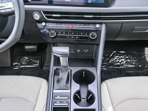 Certified 2025 Hyundai Sonata SE image 18