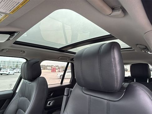 Used 2019 Land Rover Range Rover HSE image 13