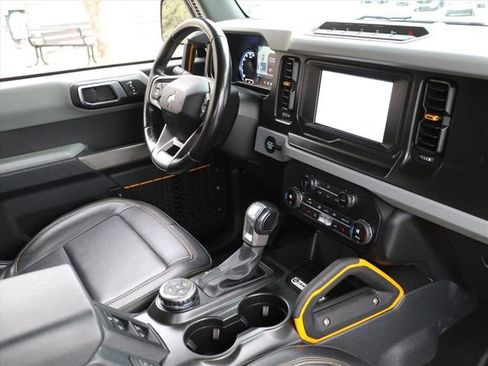 Used 2021 Ford Bronco Badlands image 11