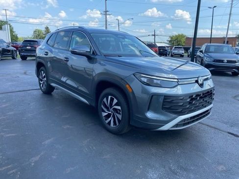 Used 2025 Volkswagen Tiguan S AWD/4WD image 17