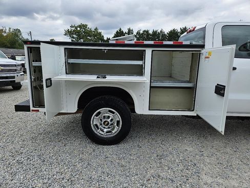 Used 2019 Chevrolet Silverado 2500 W/T AWD/4WD image 12