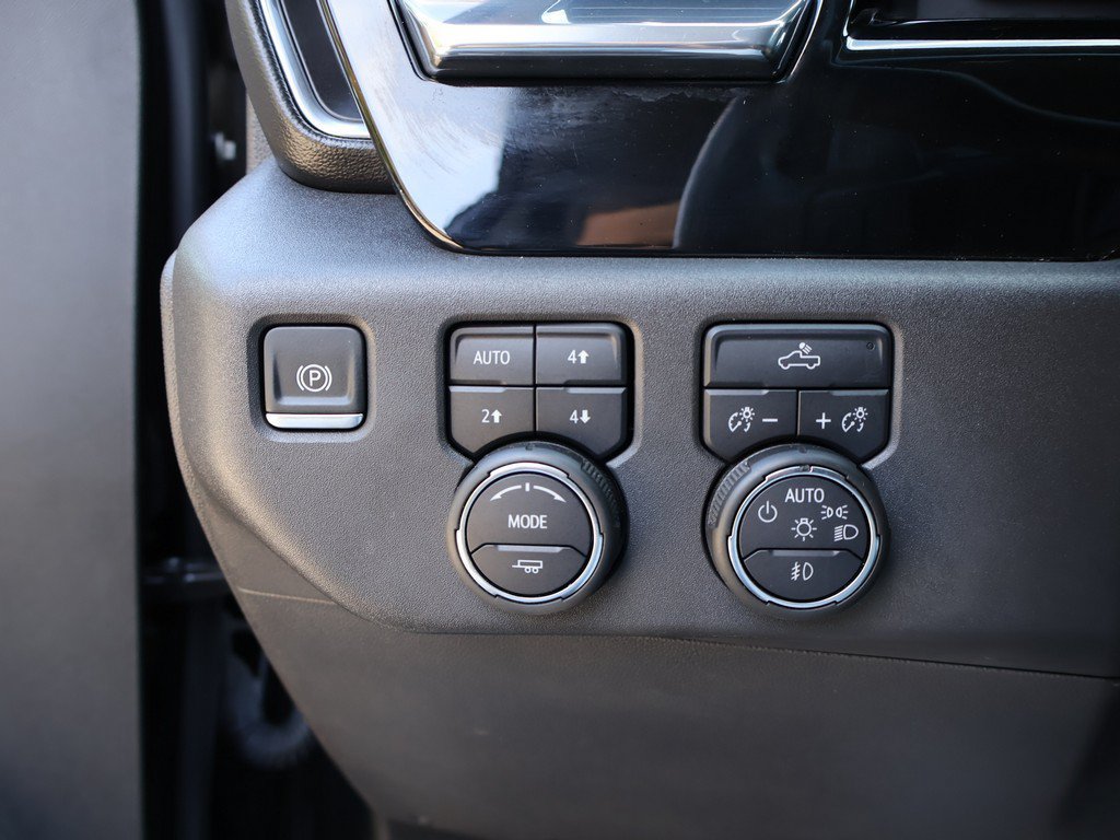 Used 2024 Chevrolet Silverado 1500 LT Trail Boss w/ Convenience Package II AWD/4WD image 37