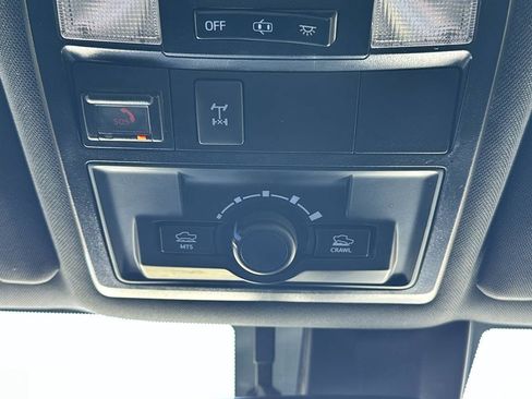 Used 2020 Toyota Tacoma TRD Off-Road w/ Technology Package AWD/4WD image 40