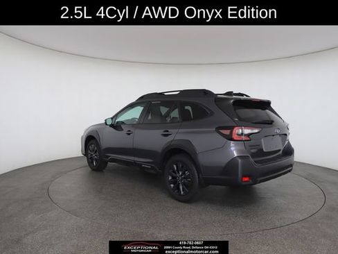 Used 2025 Subaru Outback Onyx Edition AWD/4WD image 11