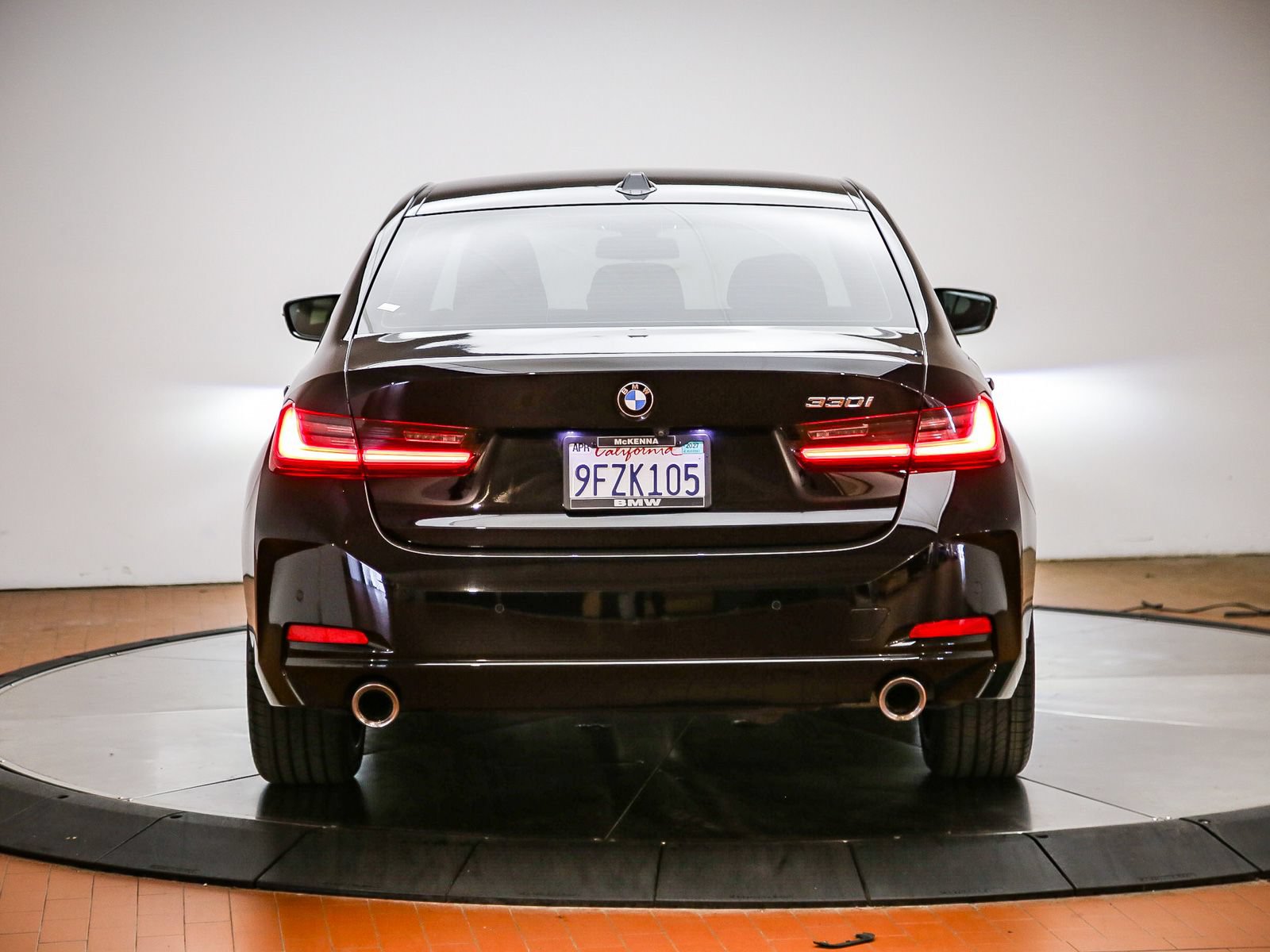 Certified 2023 BMW 330i Sedan w/ Driving Assistance Package RWD image 3