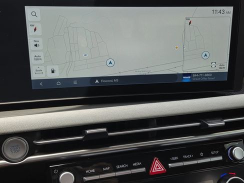 Certified 2025 Hyundai Santa Cruz Limited AWD/4WD image 10