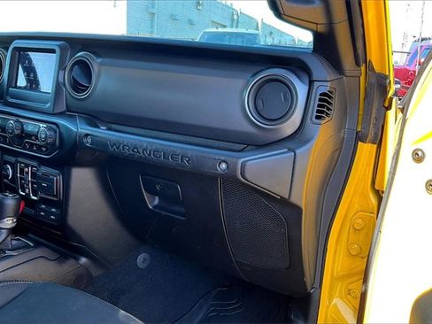 Used 2021 Jeep Wrangler Unlimited Freedom Edition image 17