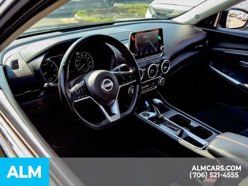 Used 2025 Nissan Sentra SR FWD image 9