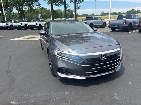 Used 2021 Honda Accord Touring image 4
