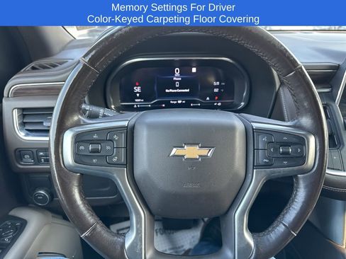 Used 2022 Chevrolet Suburban LT w/ Luxury Package image 14