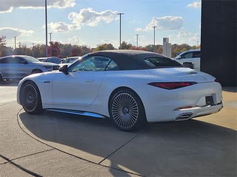 Used 2026 Mercedes-Benz Maybach SL 680 image 5