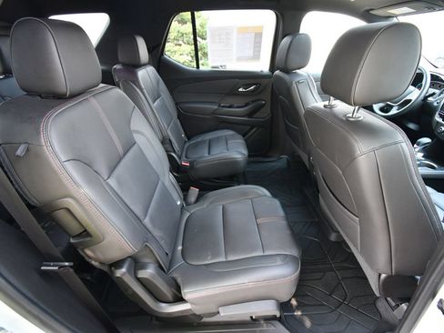 Used 2023 Chevrolet Traverse RS AWD/4WD image 19