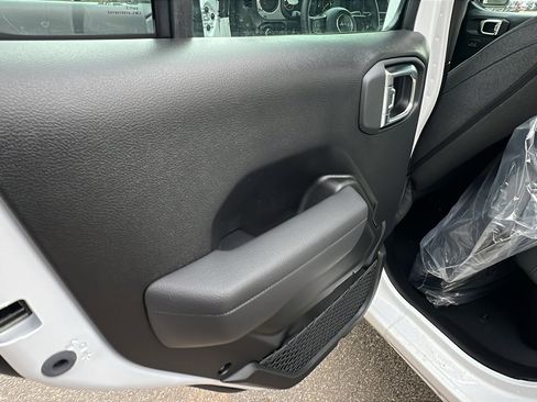 New 2026 Jeep Gladiator Sport image 18