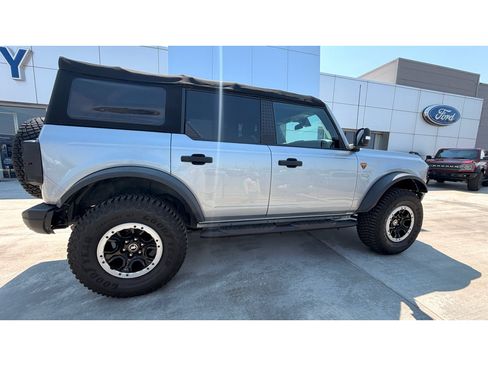 Used 2022 Ford Bronco Badlands AWD/4WD image 8